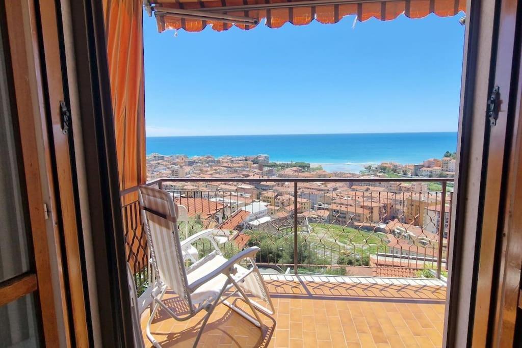 Thekeystudio, La Casa Del Mare Azzurro With Seaview Ventimiglia Dış mekan fotoğraf