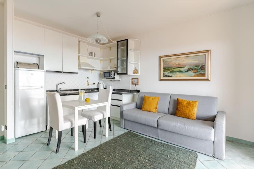Thekeystudio, La Casa Del Mare Azzurro With Seaview Ventimiglia Dış mekan fotoğraf